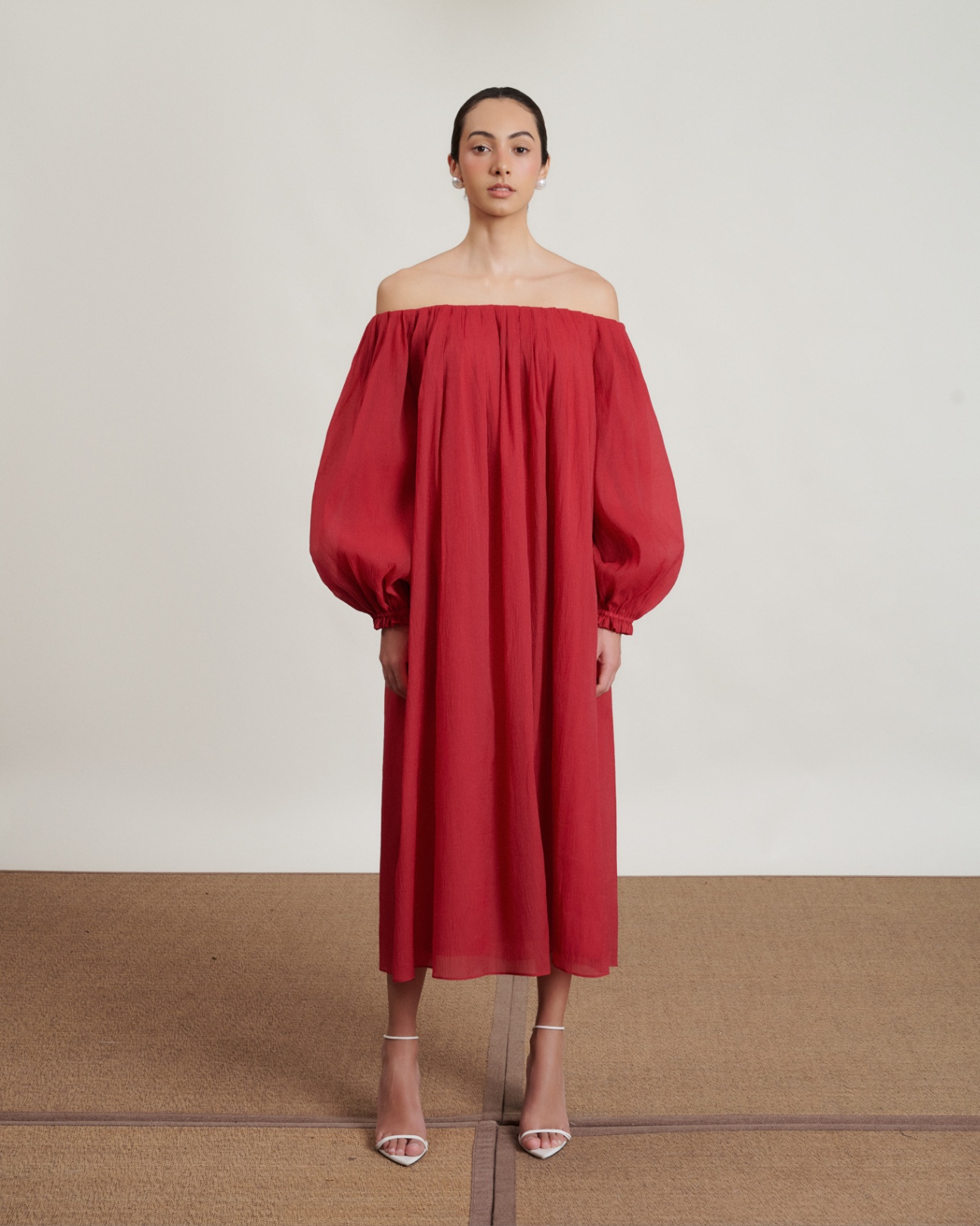 Đầm nữ caroll dress trễ vai tone đỏ nổi bật | nya studio