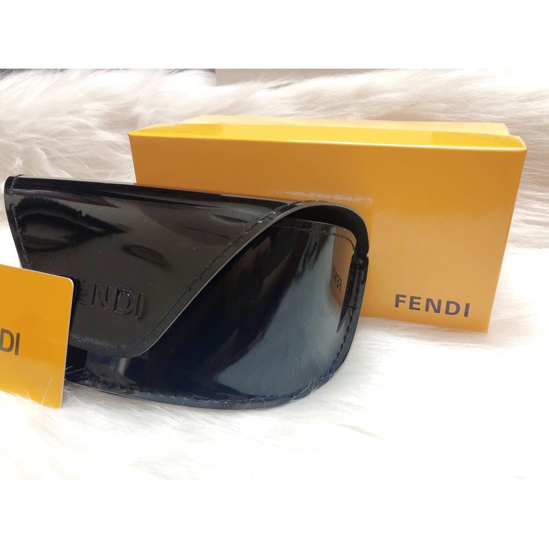 Hộp Đựng Kính Fendi