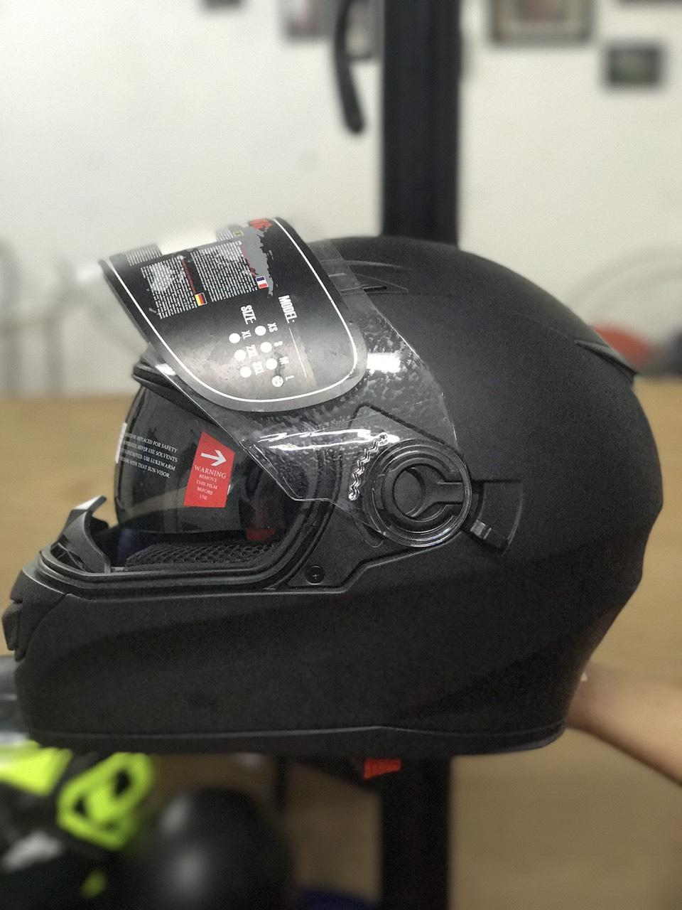Mũ Bảo Hiểm Fullface YOHE 970 Đen Nhám 2 Kính