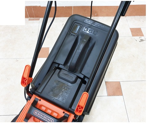 Máy cắt cỏ đẩy tay Black Decker BEMW451BH-B1