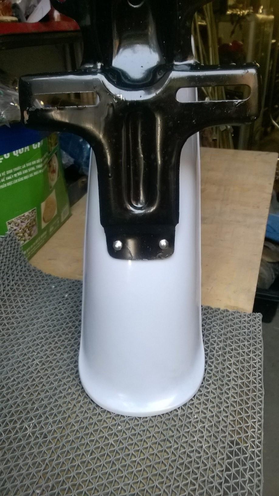 dè nhựa sau + cóc đèn honda 67