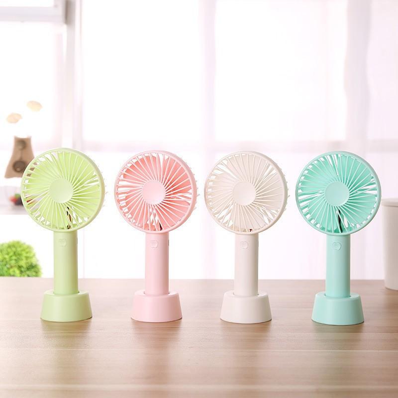 Quạt Cầm Tay 4 Cánh Pin Sạc Có Đế Để Bàn