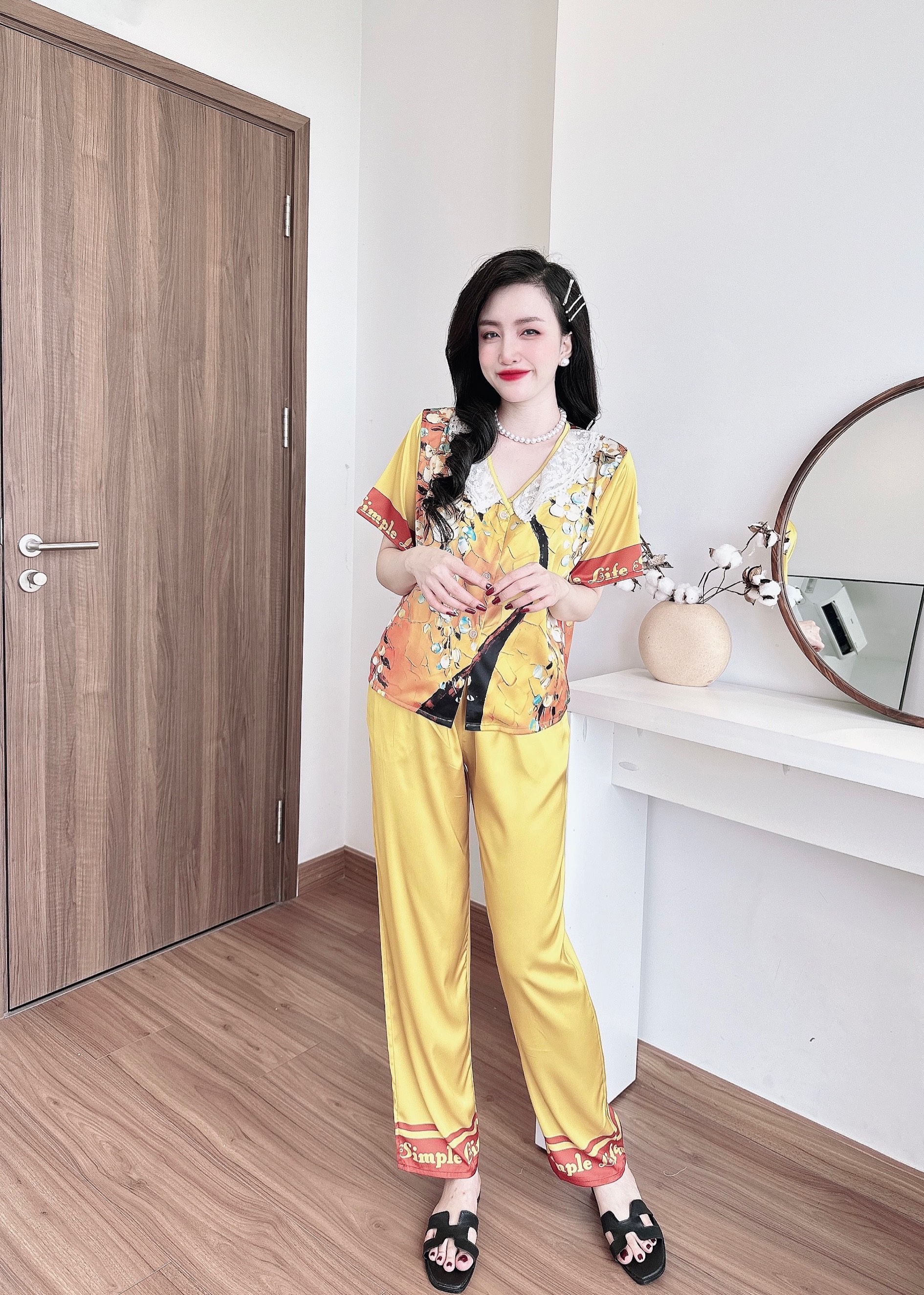 BỘ LỤA TAY NGẮN QUẦN DÀI CỔ PHỐI REN ĐẸP