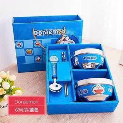 Bộ quà tặng chén ăn Doremon, Hello Kitty, gấu Pooh inox chống nóng cho bé. Tặng kèm đũa muỗng dễ thương