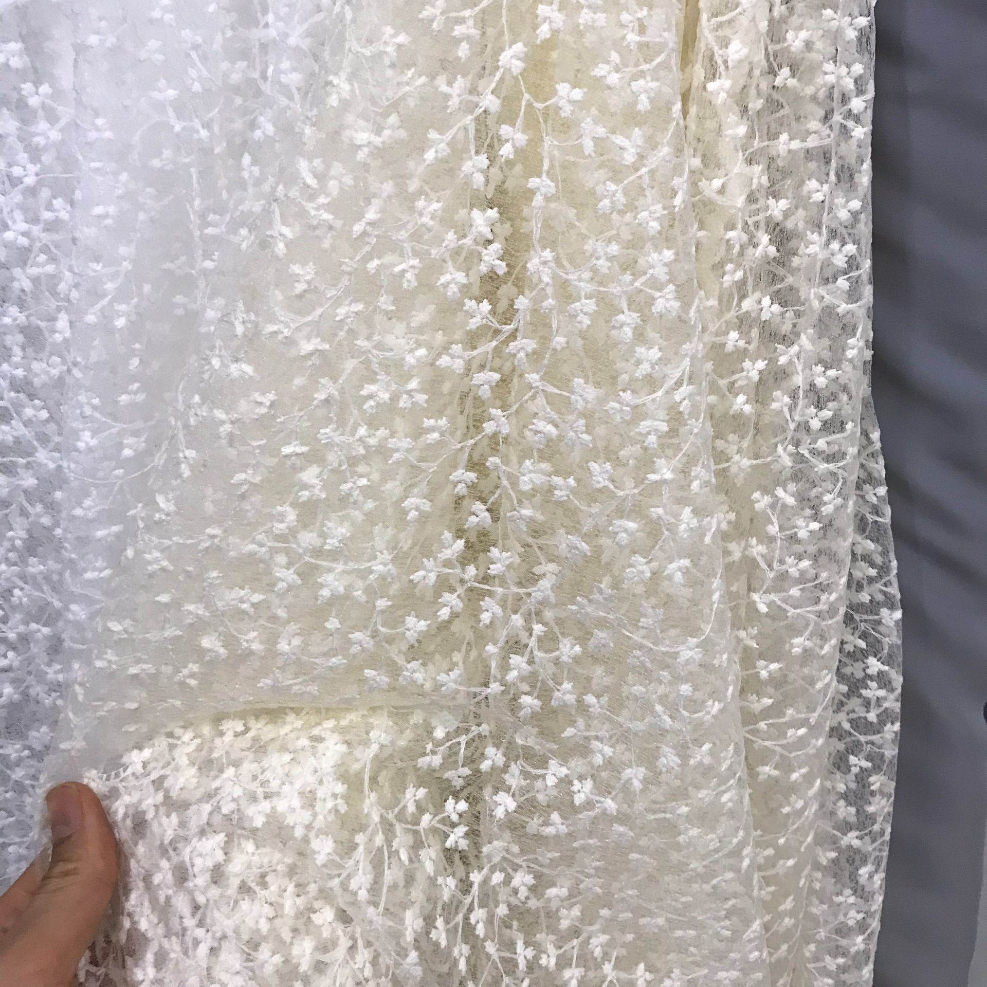 Vải ren lưới thêu hoa khổ rộng 1.3m