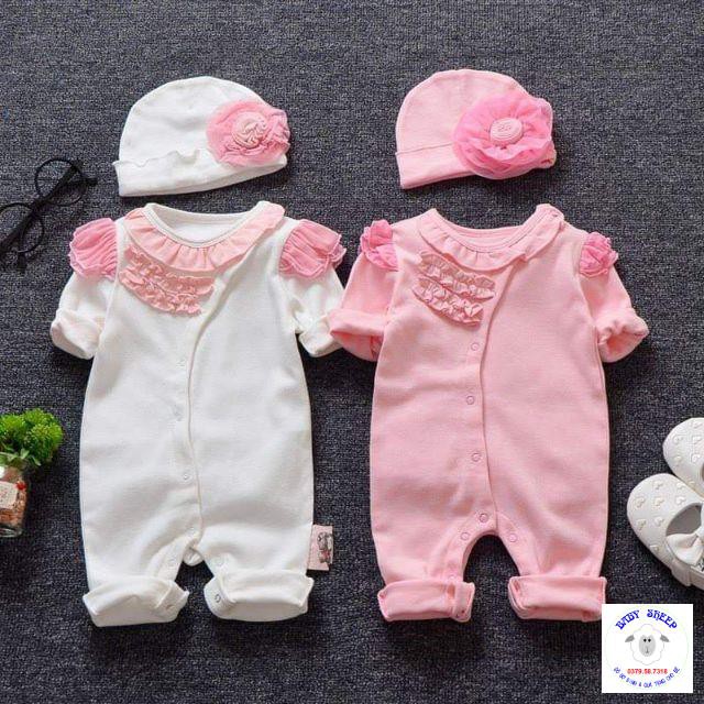 Body dài tay dài chân cho bé khuy chéo kèm hoa to trên ngực và mũ