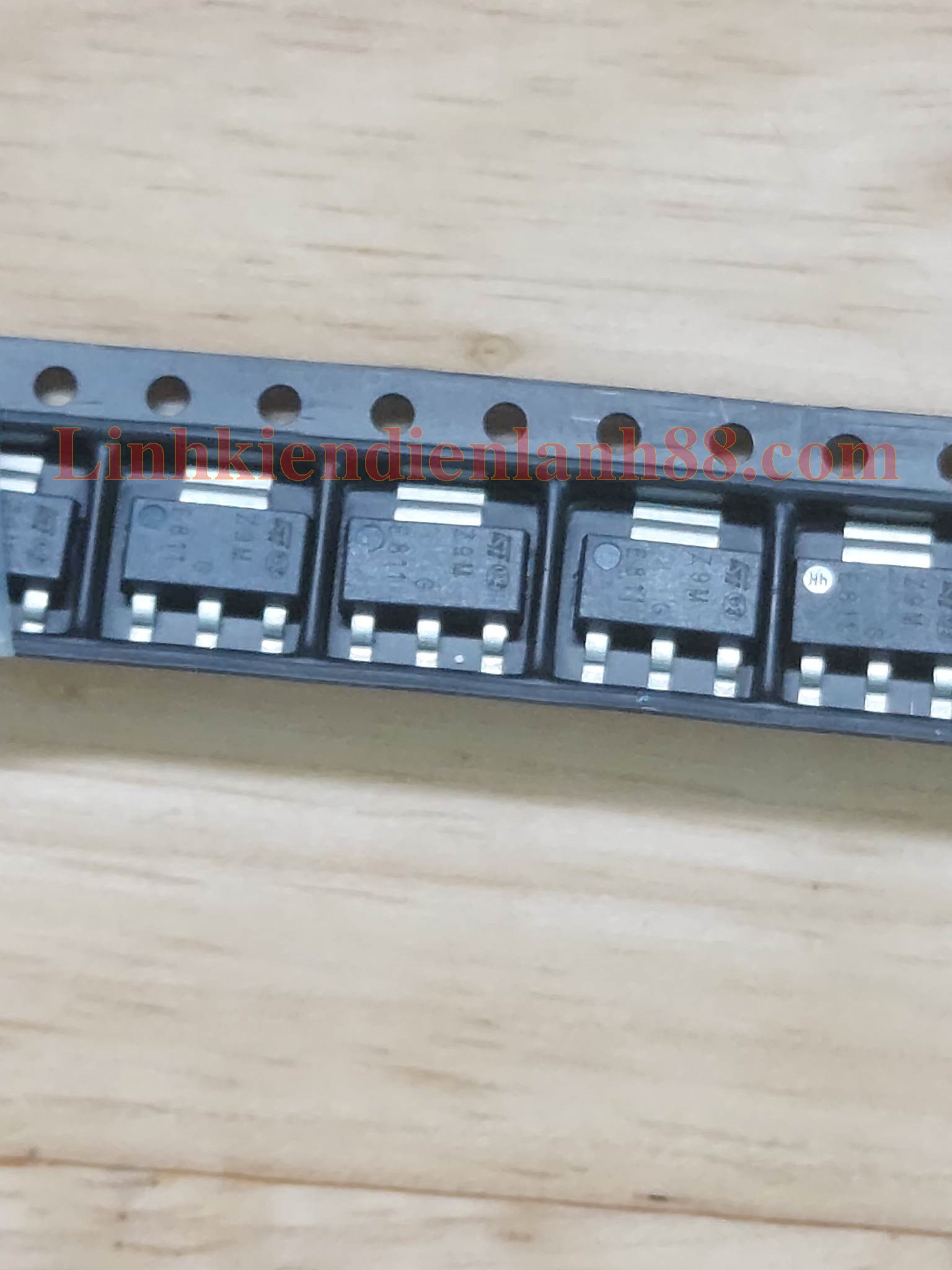 Triac dán Z9M mới chính hãng ST 100%.