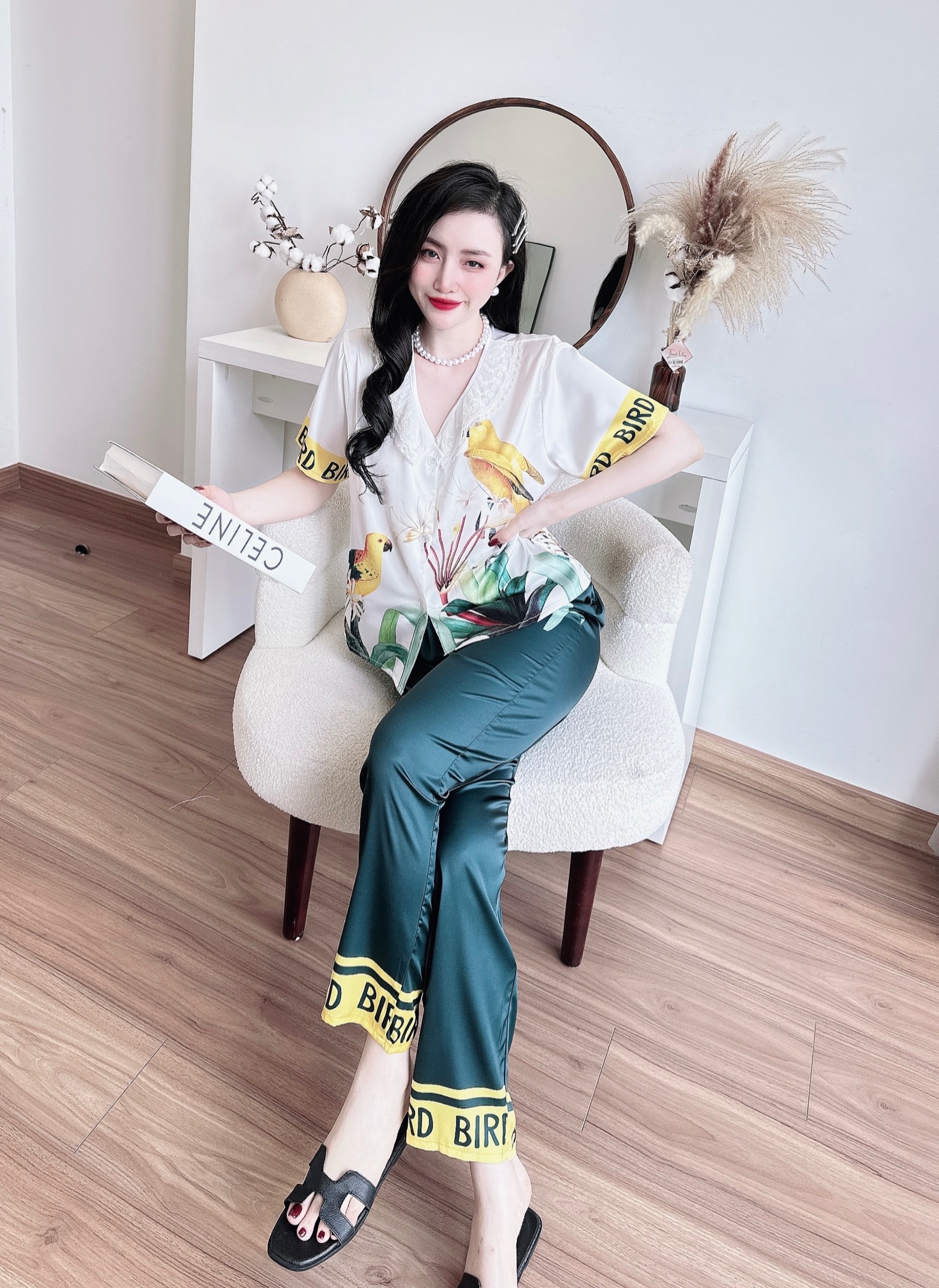 BỘ LỤA TAY NGẮN QUẦN DÀI CỔ PHỐI REN ĐẸP