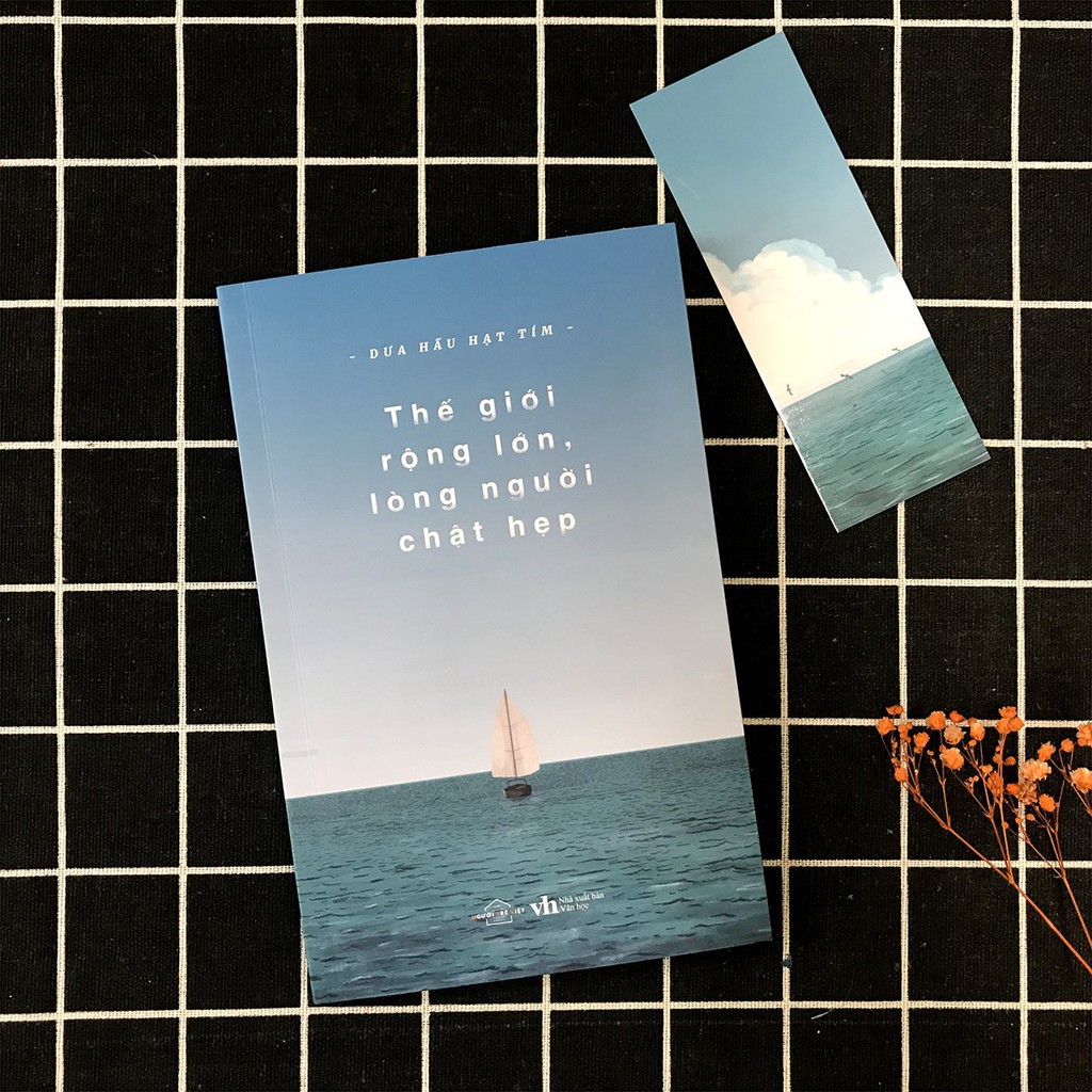 Sách - Thế Giới Rộng Lớn, Lòng Người Chật Hẹp (Kèm Bookmark) [AZVietNam]