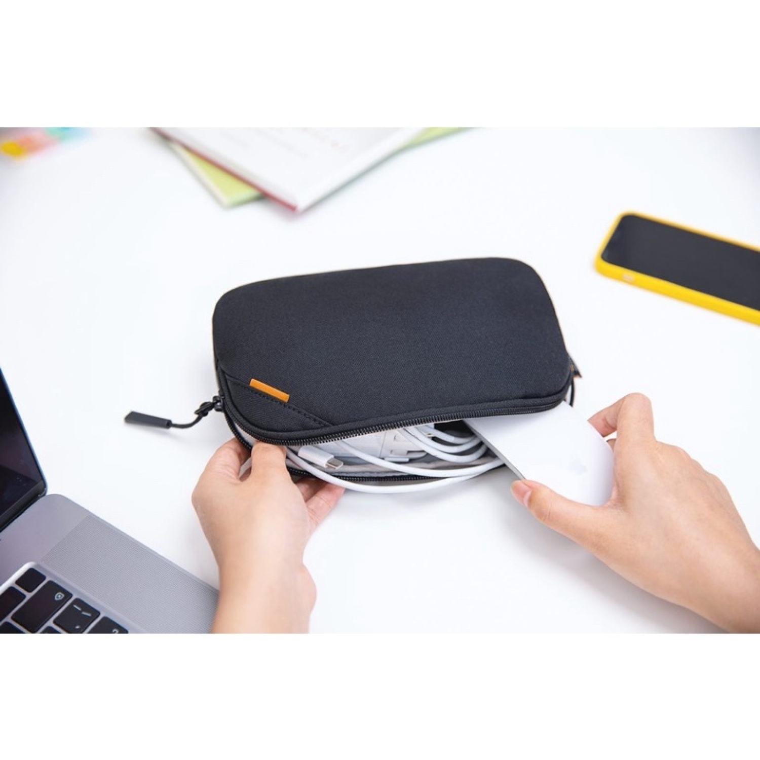 Túi chống sốc TOMTOC 360* Protective kèm túi phụ kiện cho Macbook Pro 13"/14”-A13- Hàng chính hãng