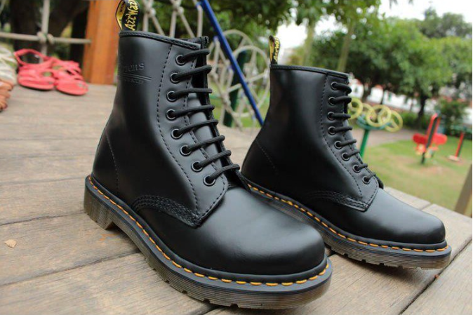 Giày bốt cổ cao dr martens