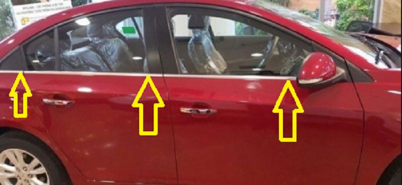 Nẹp chân kính xe Cruze ( mẫu Inox)