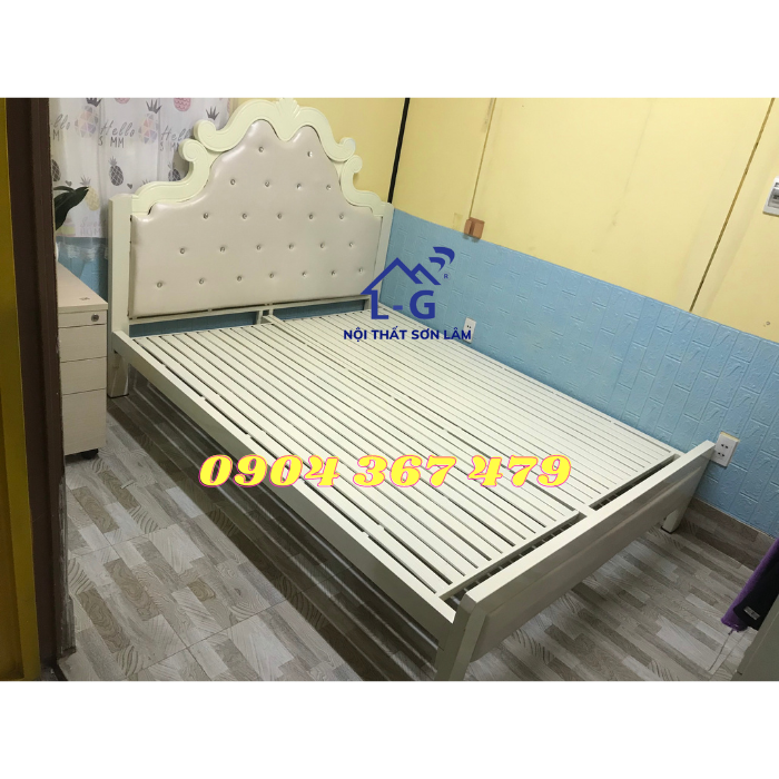Giường sắt cổ điển nệm kem phong cách hoàng gia - giường sắt cao cấp nhiều kích thước