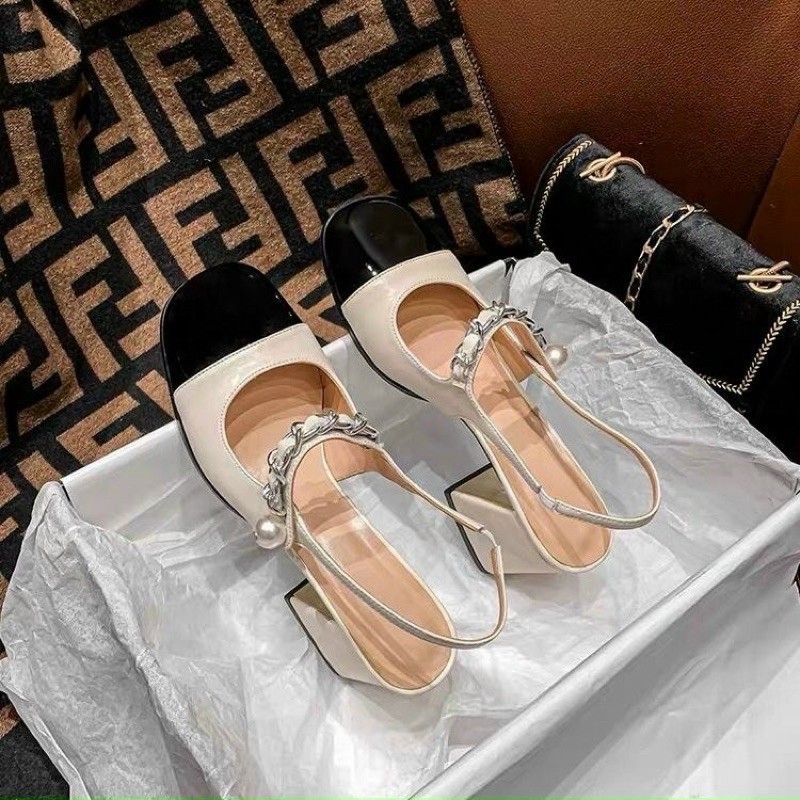 Sandal bít mũi vuông đen quai ngọc 7 phân hot
