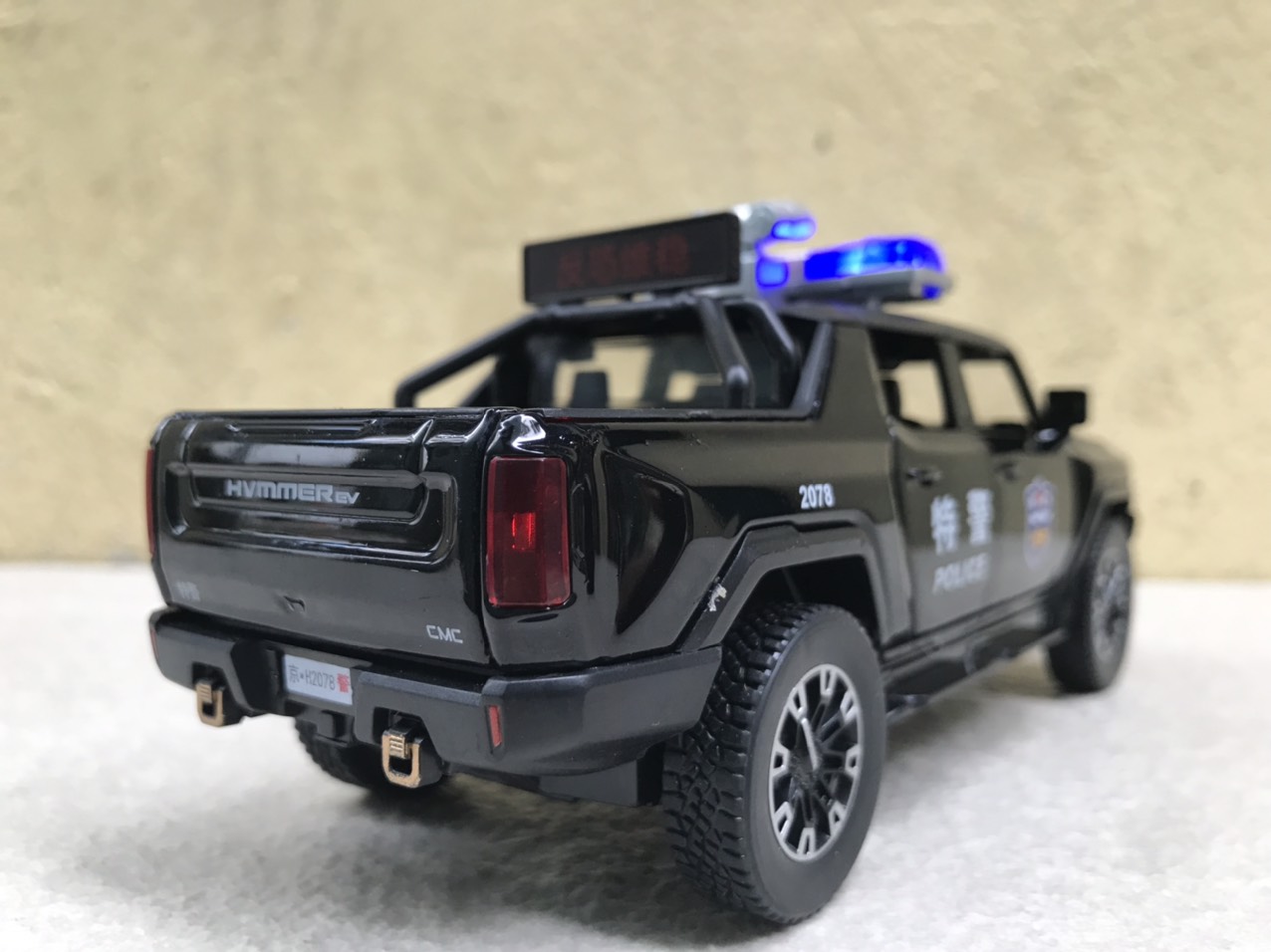 Mô hình xe POLI-CE Hummer Pickup  1:32