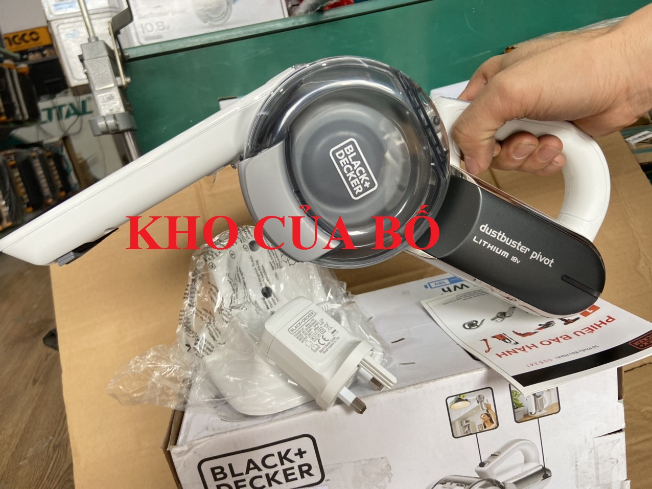 Máy hút bụi cầm tay dùng pin 18v black decker pv1820l-b1
