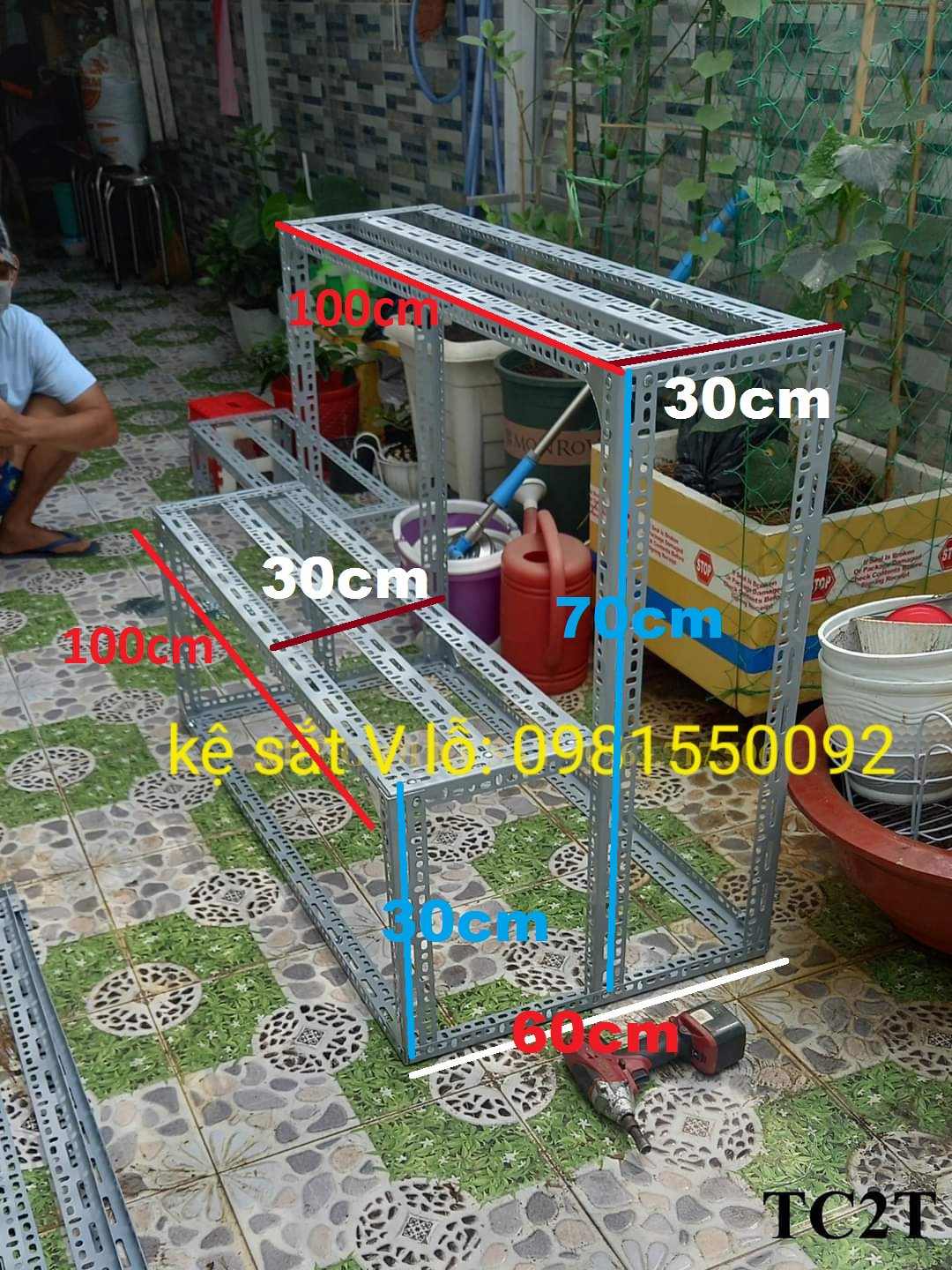 Kệ sắt v lỗ bậc thang 2 tầng
