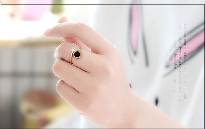 Nhẫn Titan cao cấp mặt đá đen Free size NTTQC03