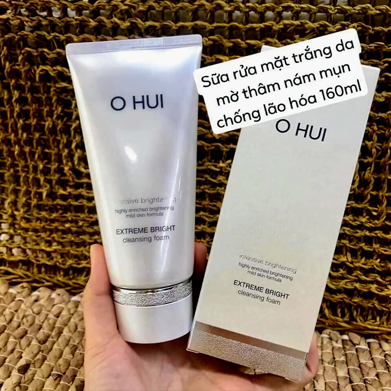 Sữa rửa mặt OHUI trắng 160ml.