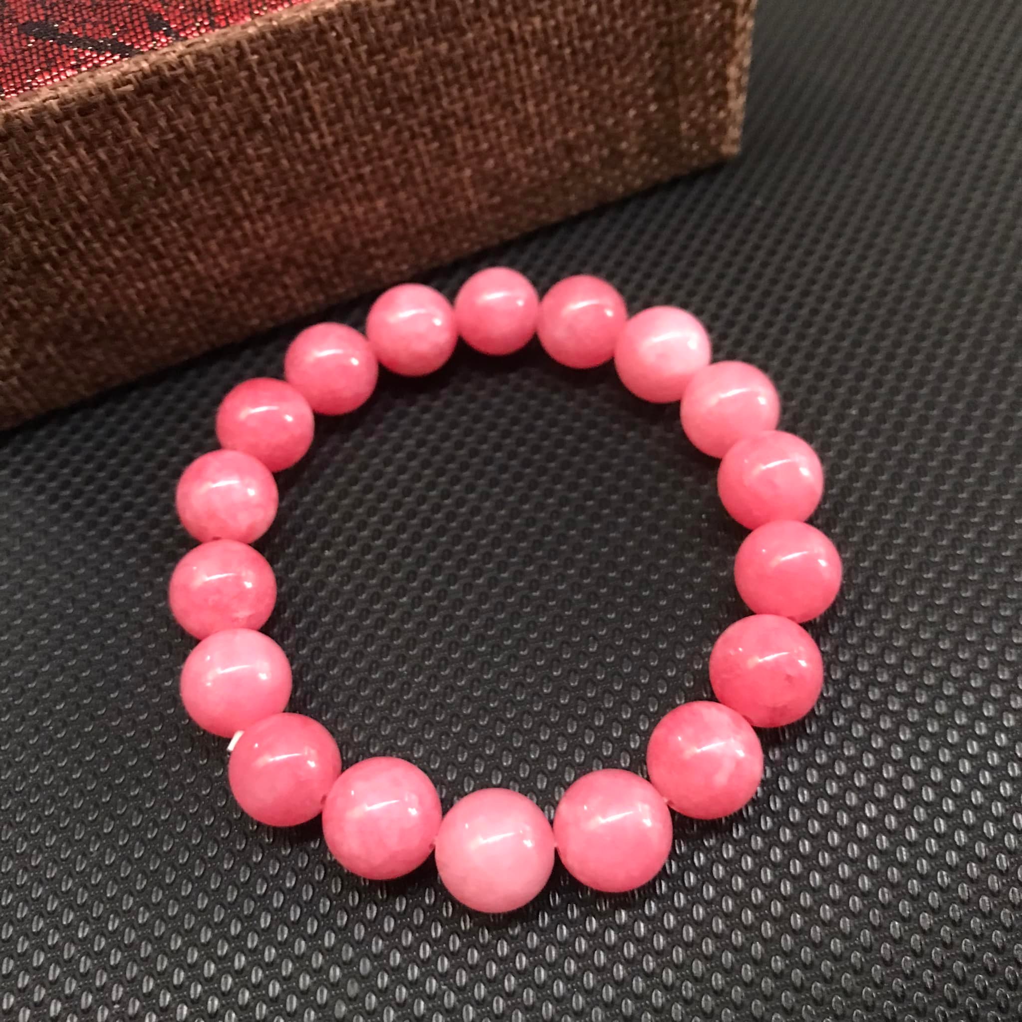 Vòng tay đá hồng ruby 10ly mầu hồng phấn ngọt ngào