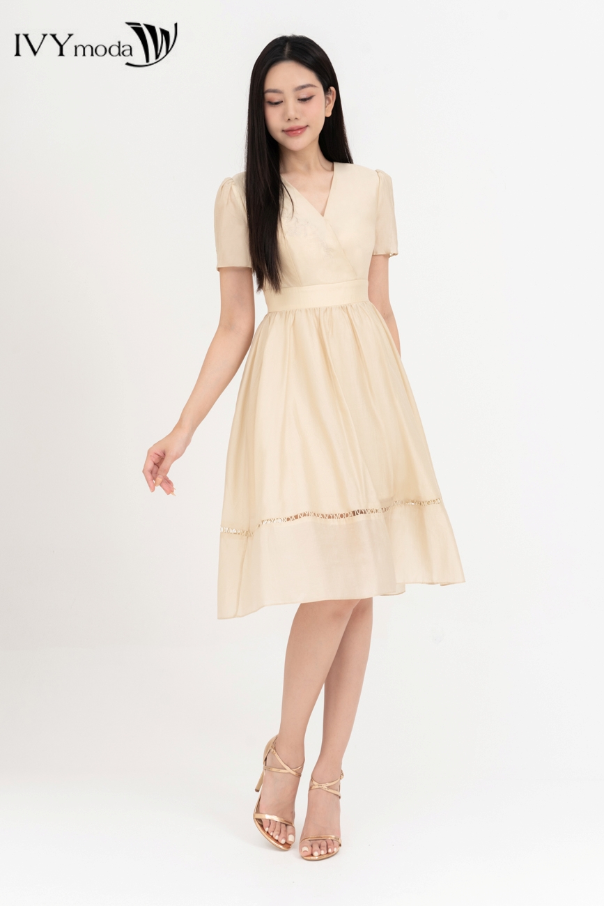 Đầm lụa xòe cổ V IVY moda MS 48M6598