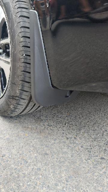 Chắn bùn Xpander 2020 2021 2019 2018 2022 có kèm vít ( bản cross không vừa)