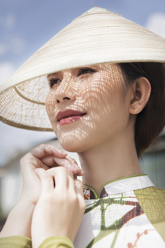 Nón lá tre chuyên để chụp ảnh