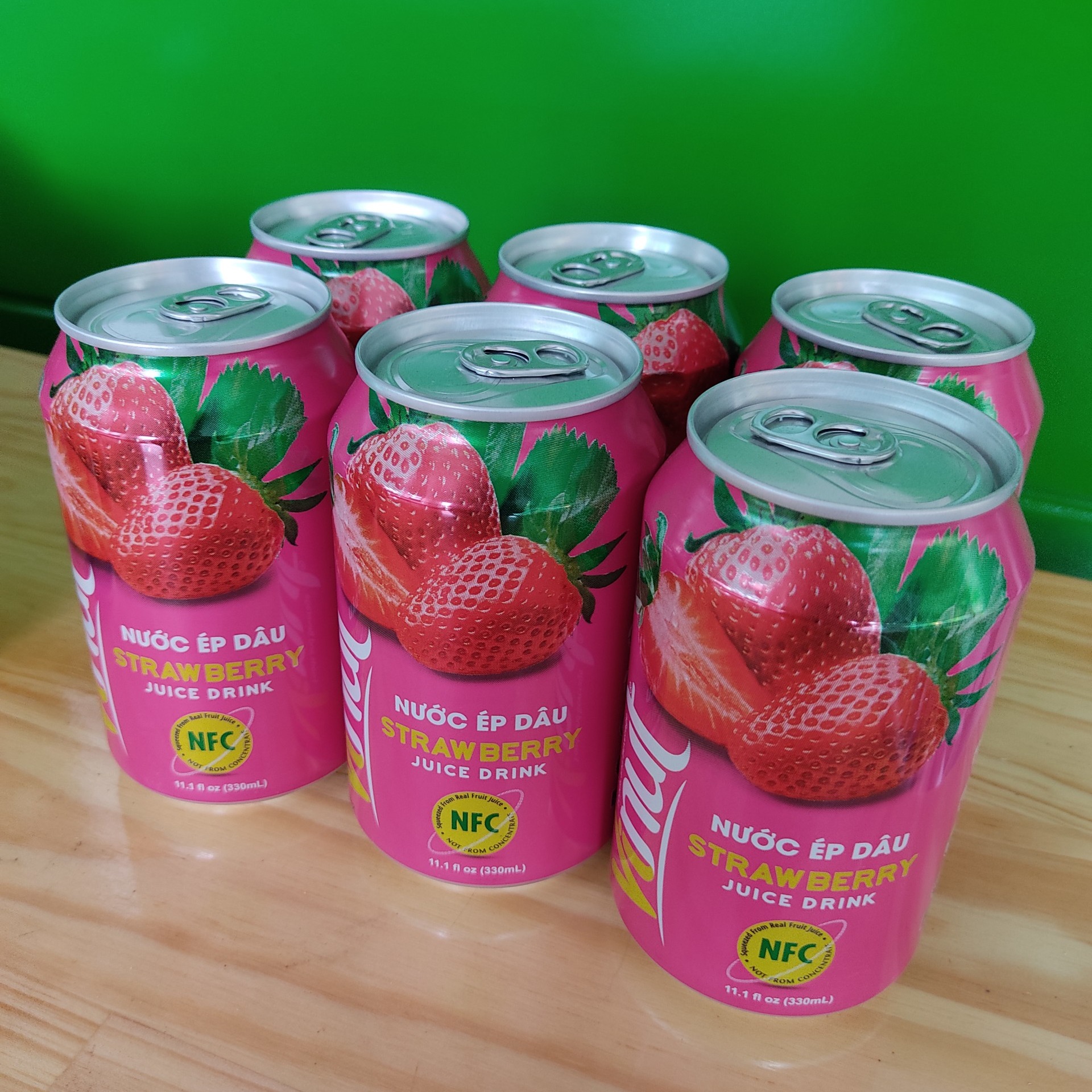 [LỐC 6 LON] Nước Ép Dâu Vinut 330ml