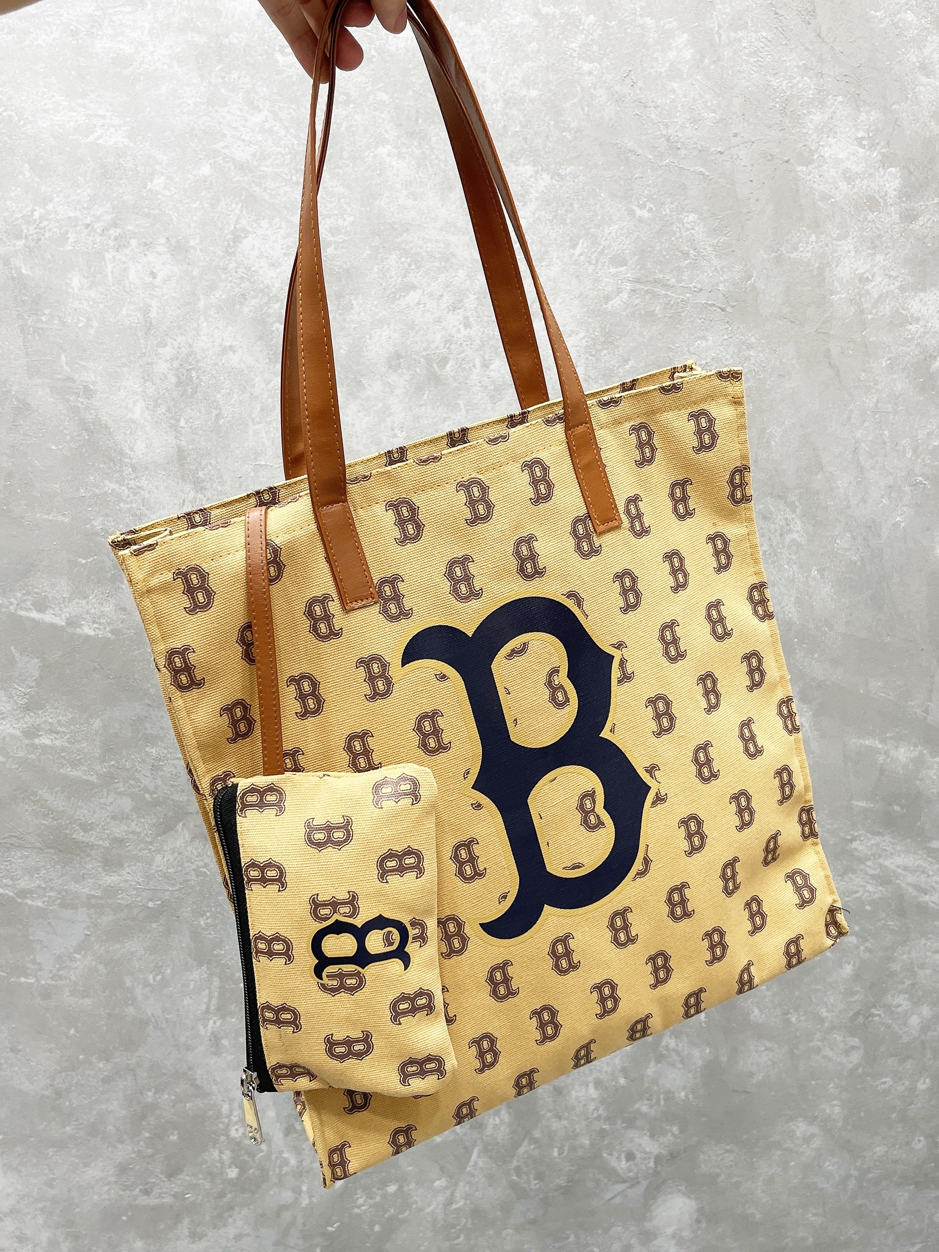 Túi MLB NY MONOGRAM TOTE BAG BLACK, YELLOW
