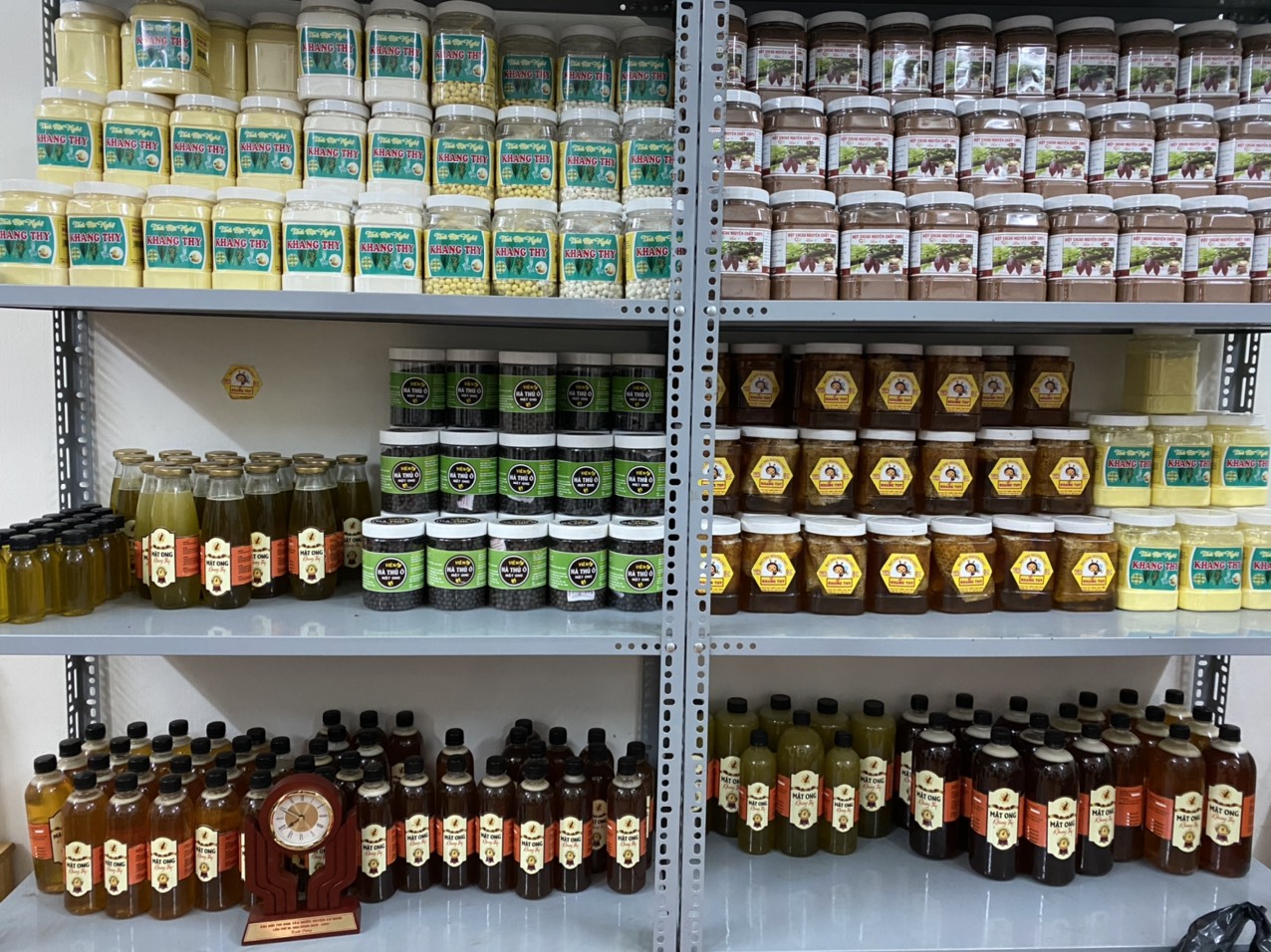 1 lít mật ong nguyên chất hoa cỏ kim