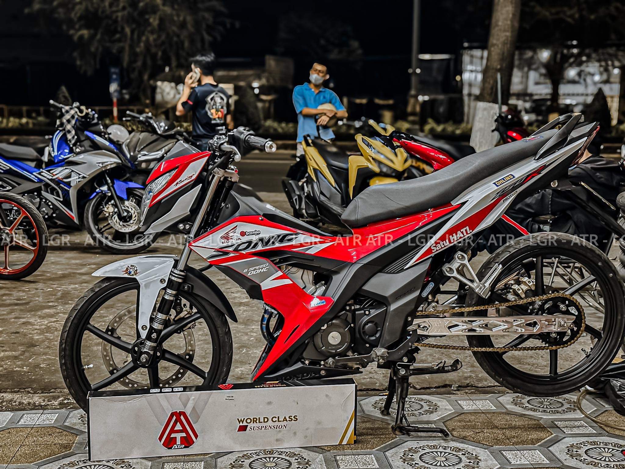 Phuộc Trước Phay Thái HM Màu Đen Zin Sonic Các Đời