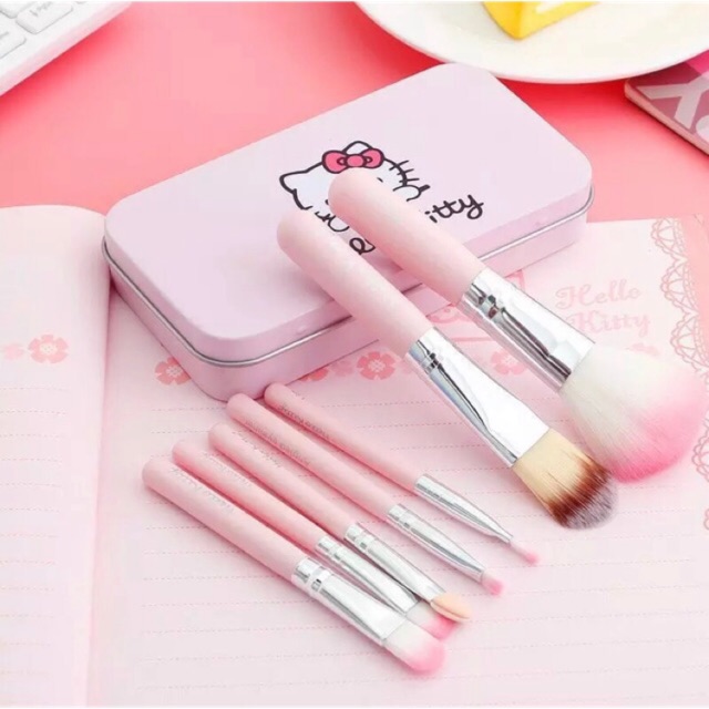 Bộ cọ trang điểm hello kitty – 7 món
