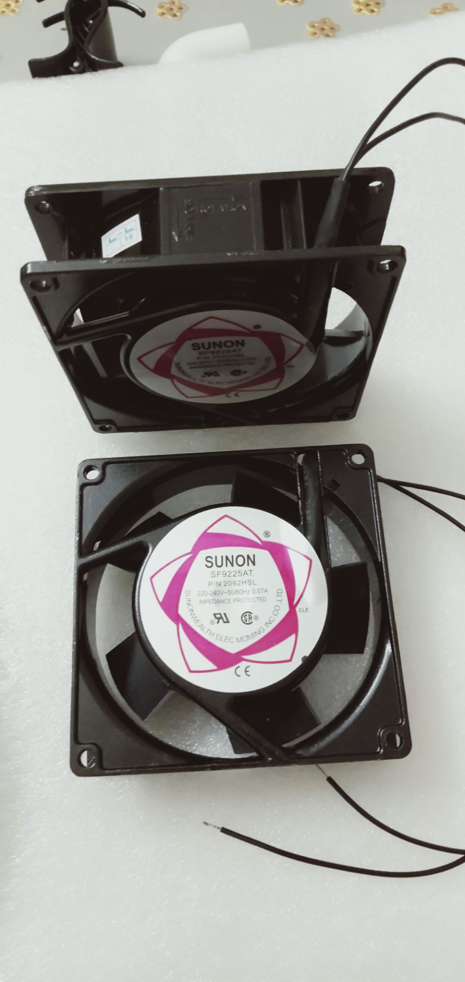 quạt thông gió 220V 9*9cm