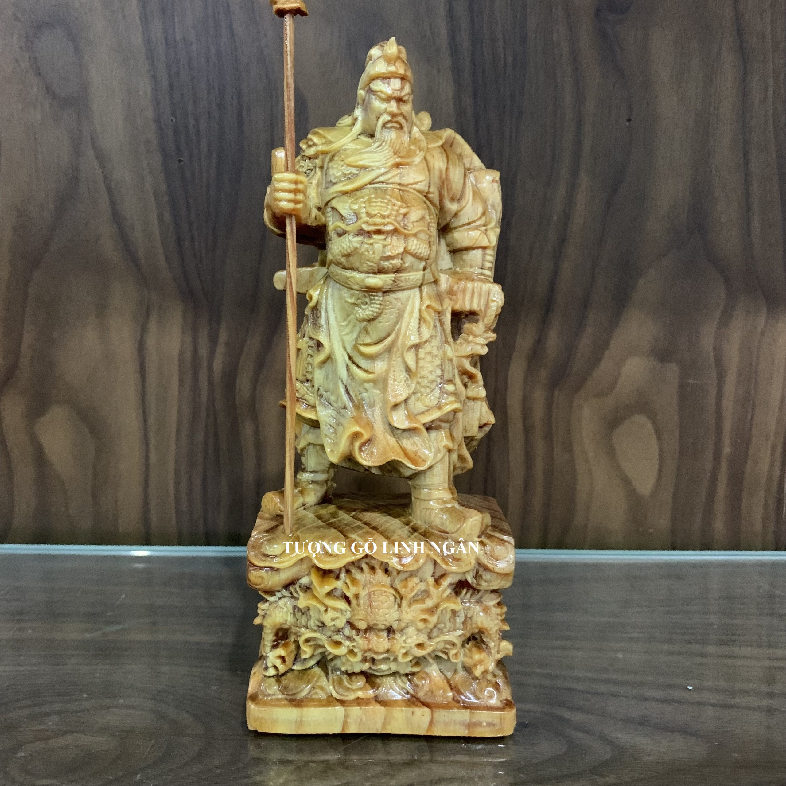 Tượng Quan Công gỗ huyết long cao 20 cm