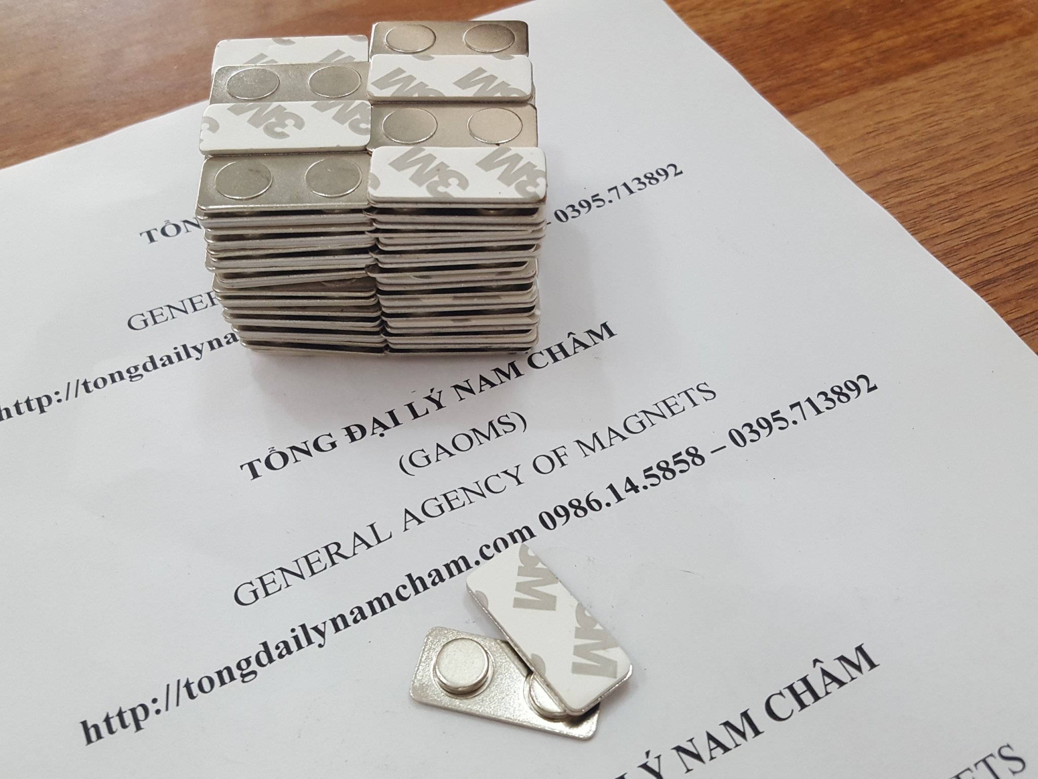 10 cái nam châm thẻ tên
