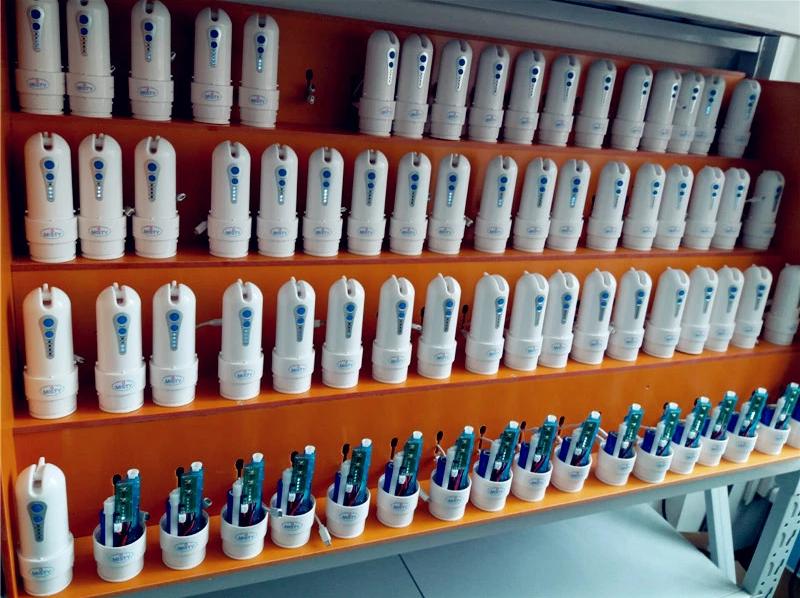 Máy tăm nước du lịch