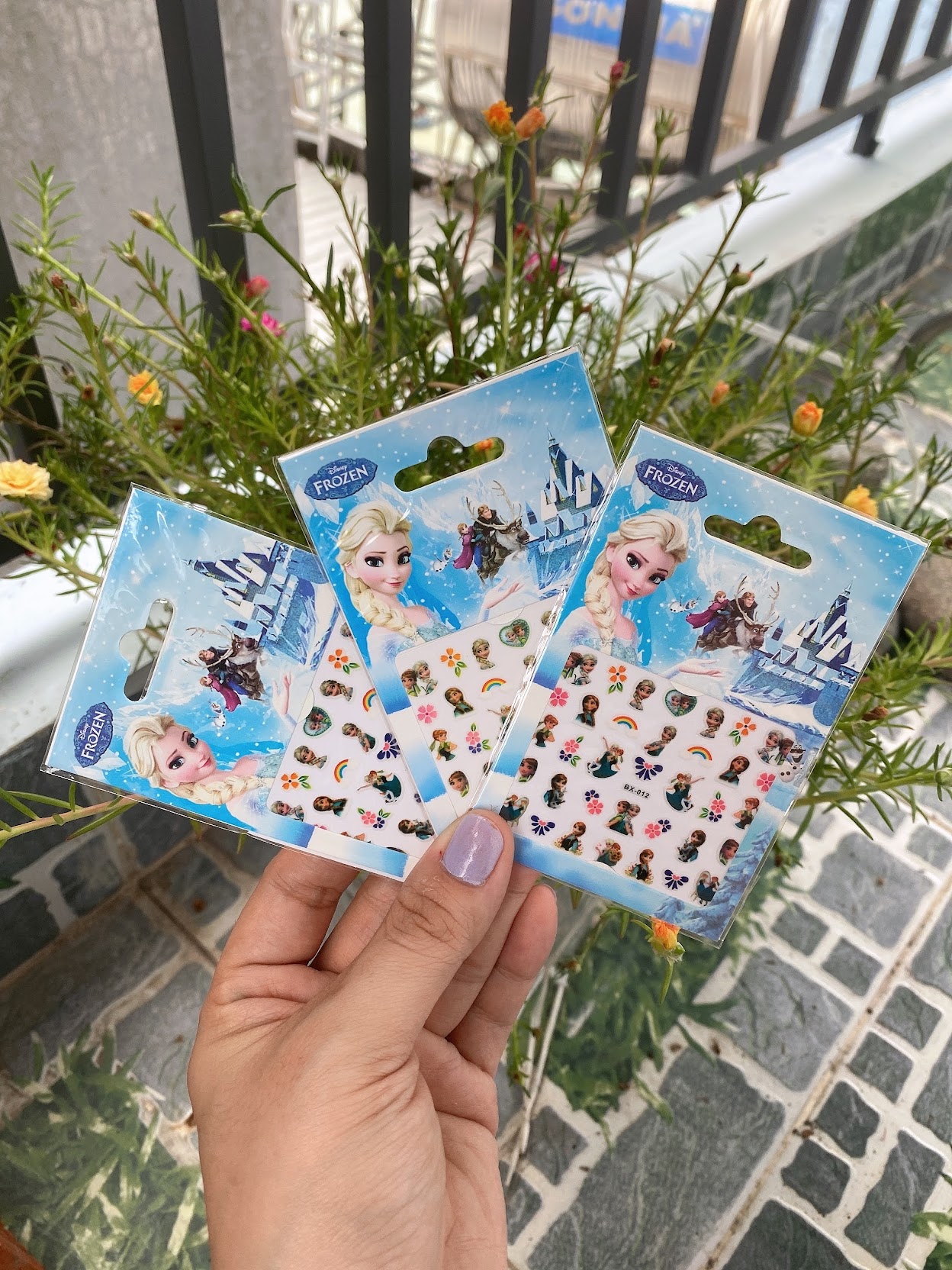Hình dán móng tay xinh xắn cho bé yêu