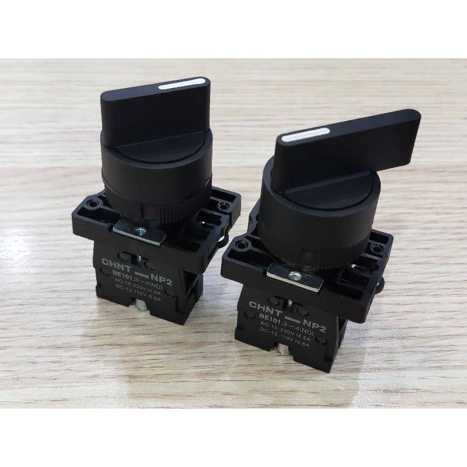 Công tắc xoay 2 vị trí, 3 vị trí phi 22 NP2 Chint