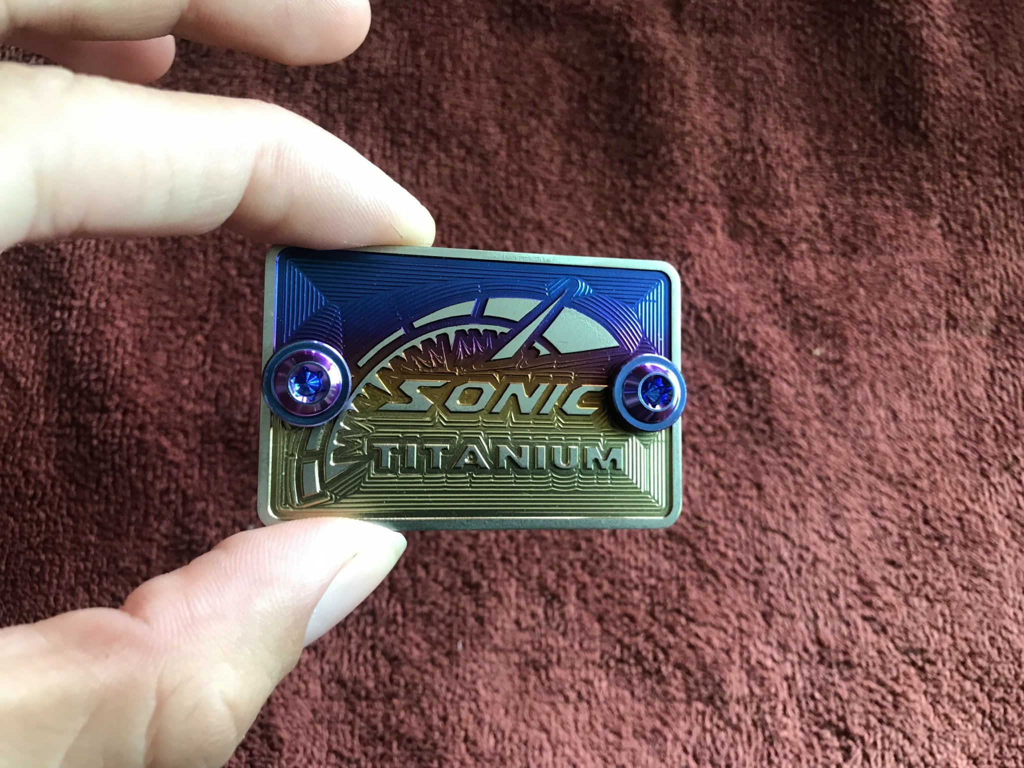 Tem Titan Nắp dầu SONIC