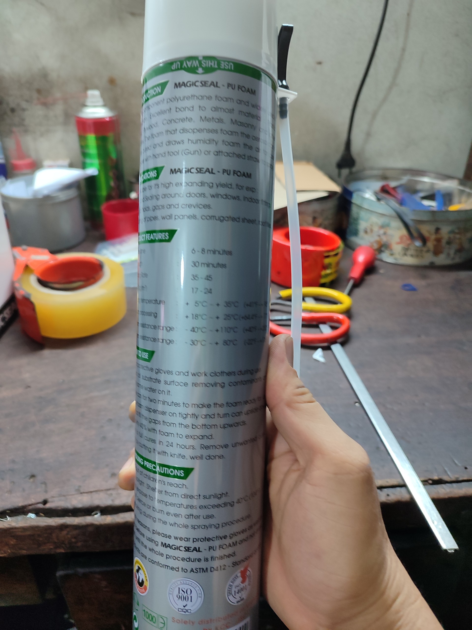 KEO BỌT NỞ MAGICSEAL FOAM CÓ VÒI