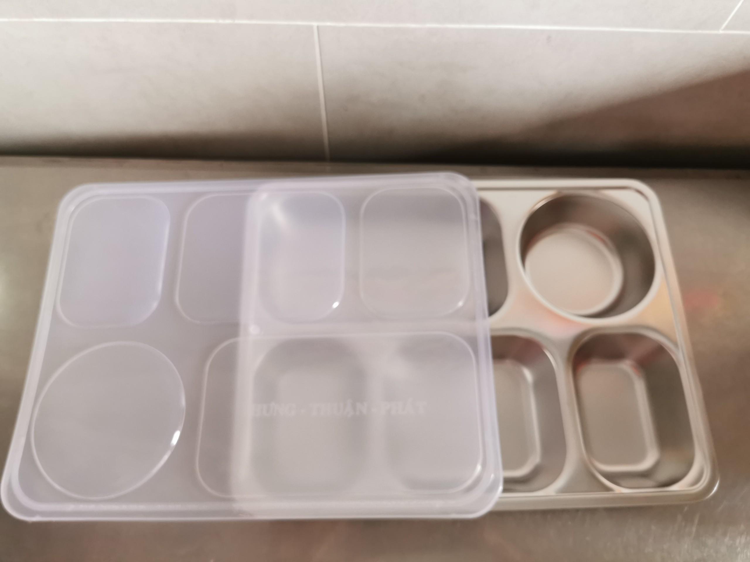 Khay cơm phần inox 5 ngăn sâu lòng nắp inox