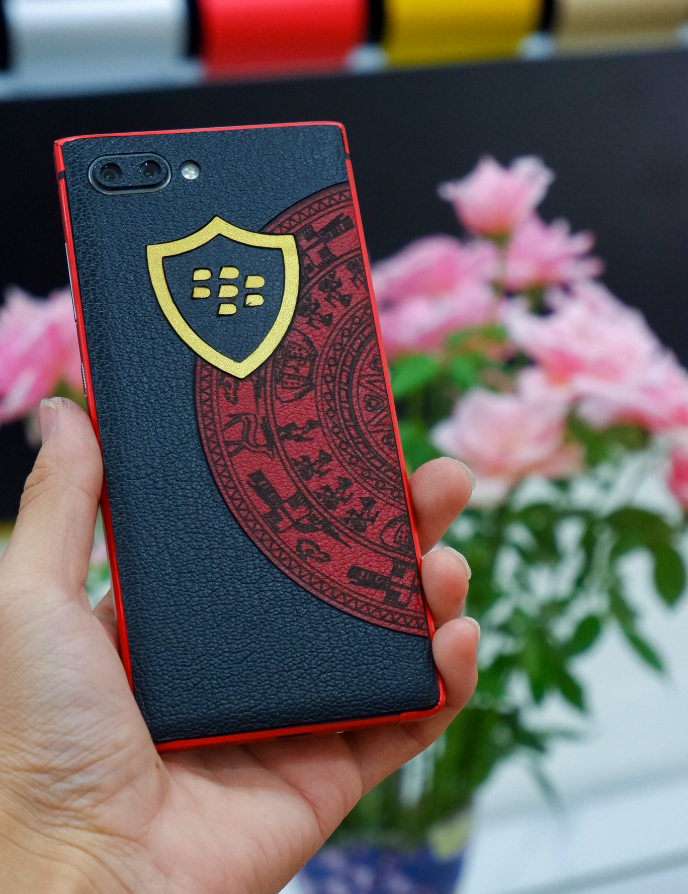 Miếng skin dán da cho BB KeyOne, Key2 ghép trống đồng đỏ