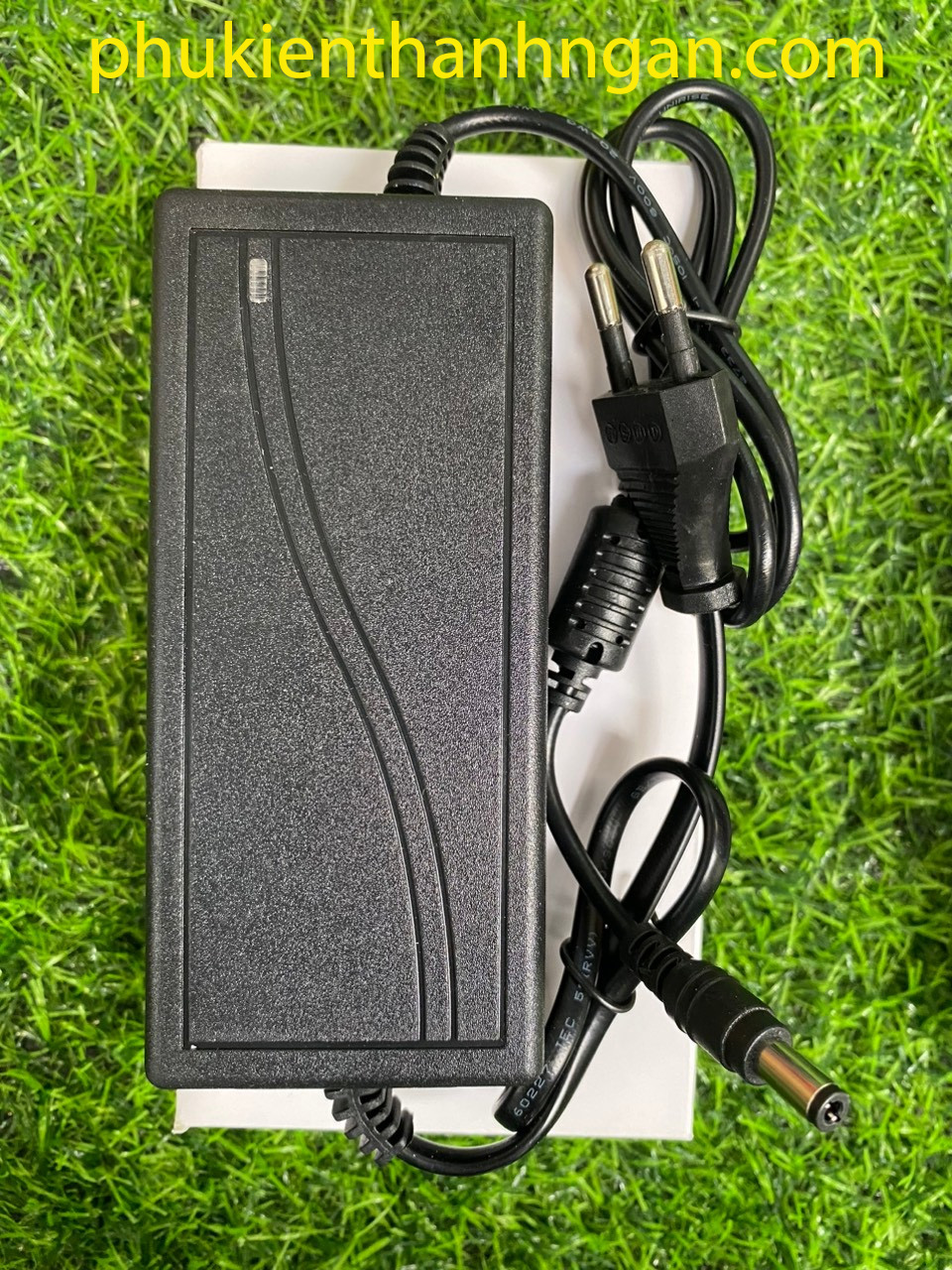 Nguồn điện tử SUCOM 12V-5A ( Có đèn báo )