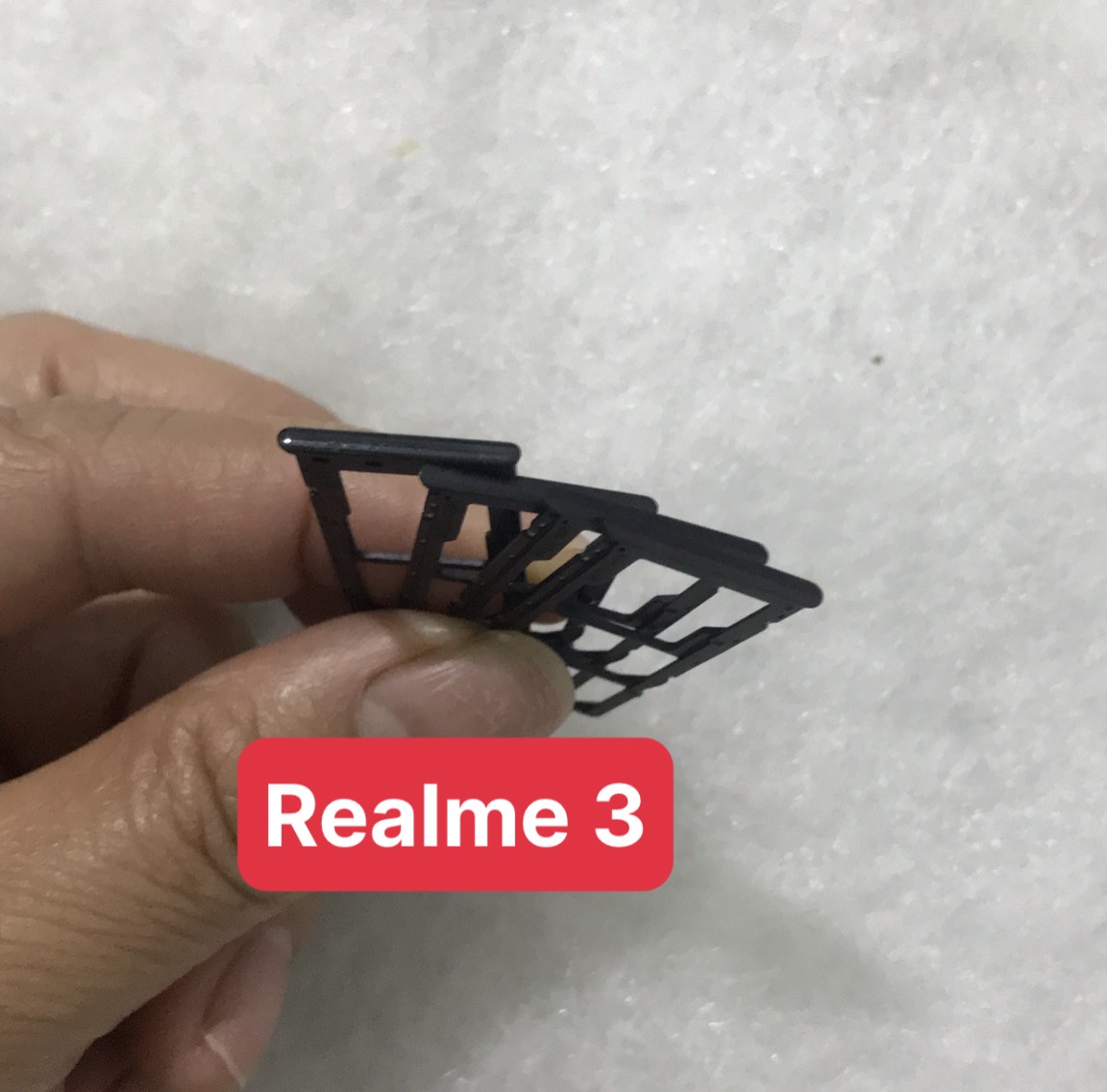 Khay Sim thay thế Realme 3