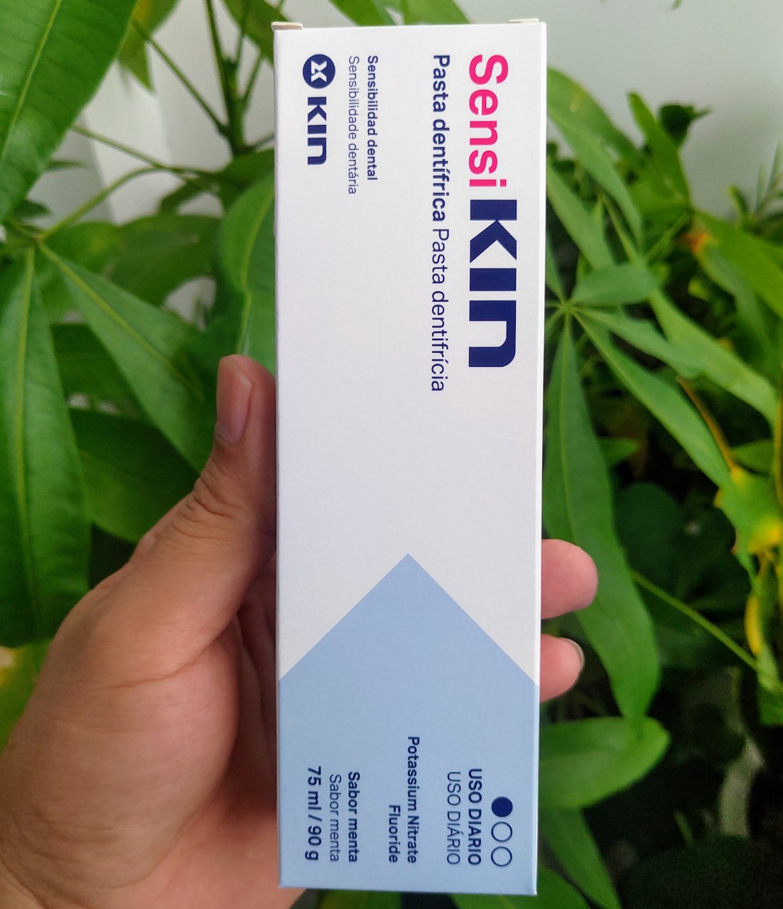 Kem đánh răng ngăn ngừa ê buốt Sensi Kin Toothpaste 75ml