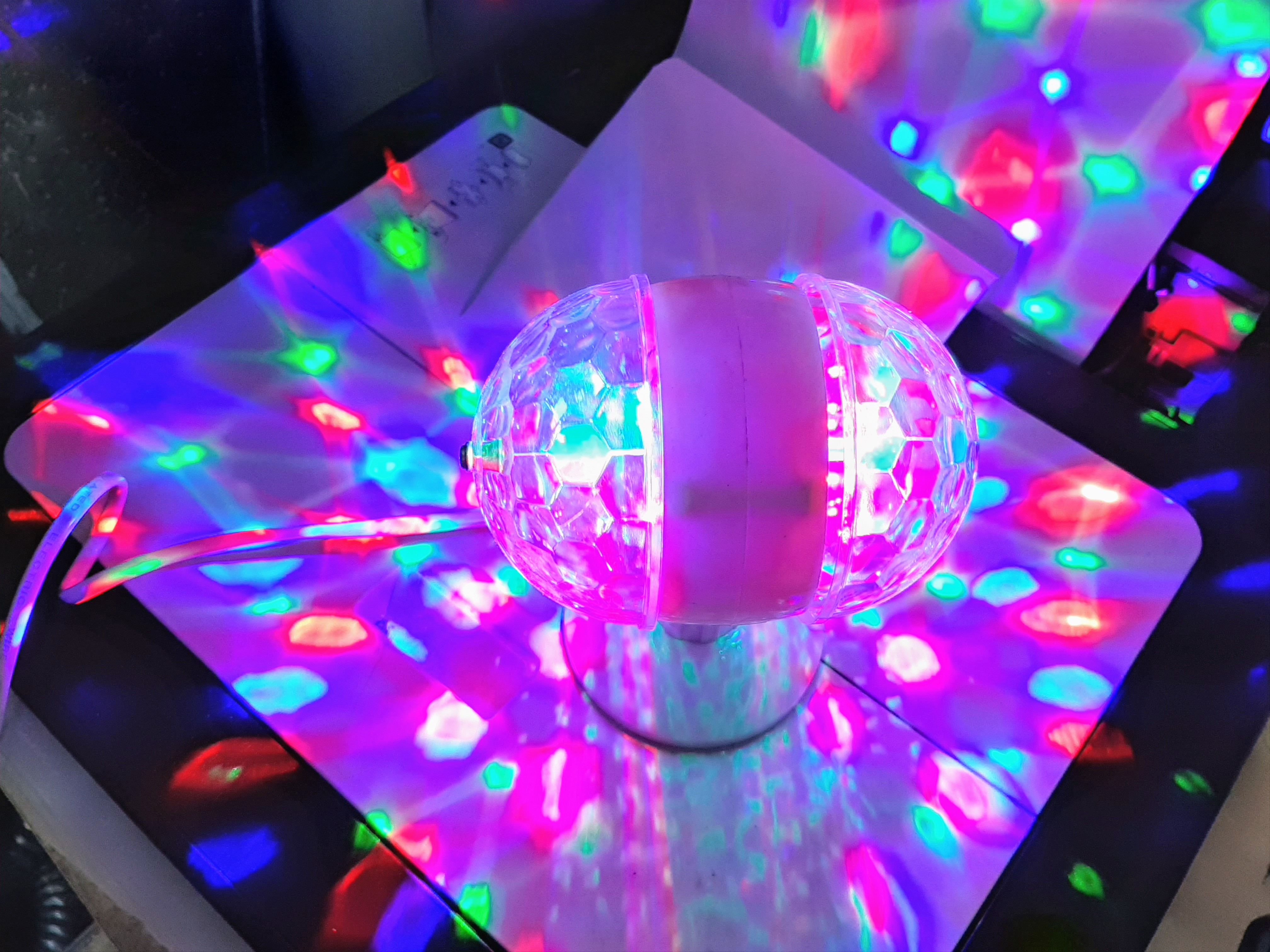 Đèn Led Cầu Quay 2 Đầu Nhiều Màu Săc Rực Rỡ