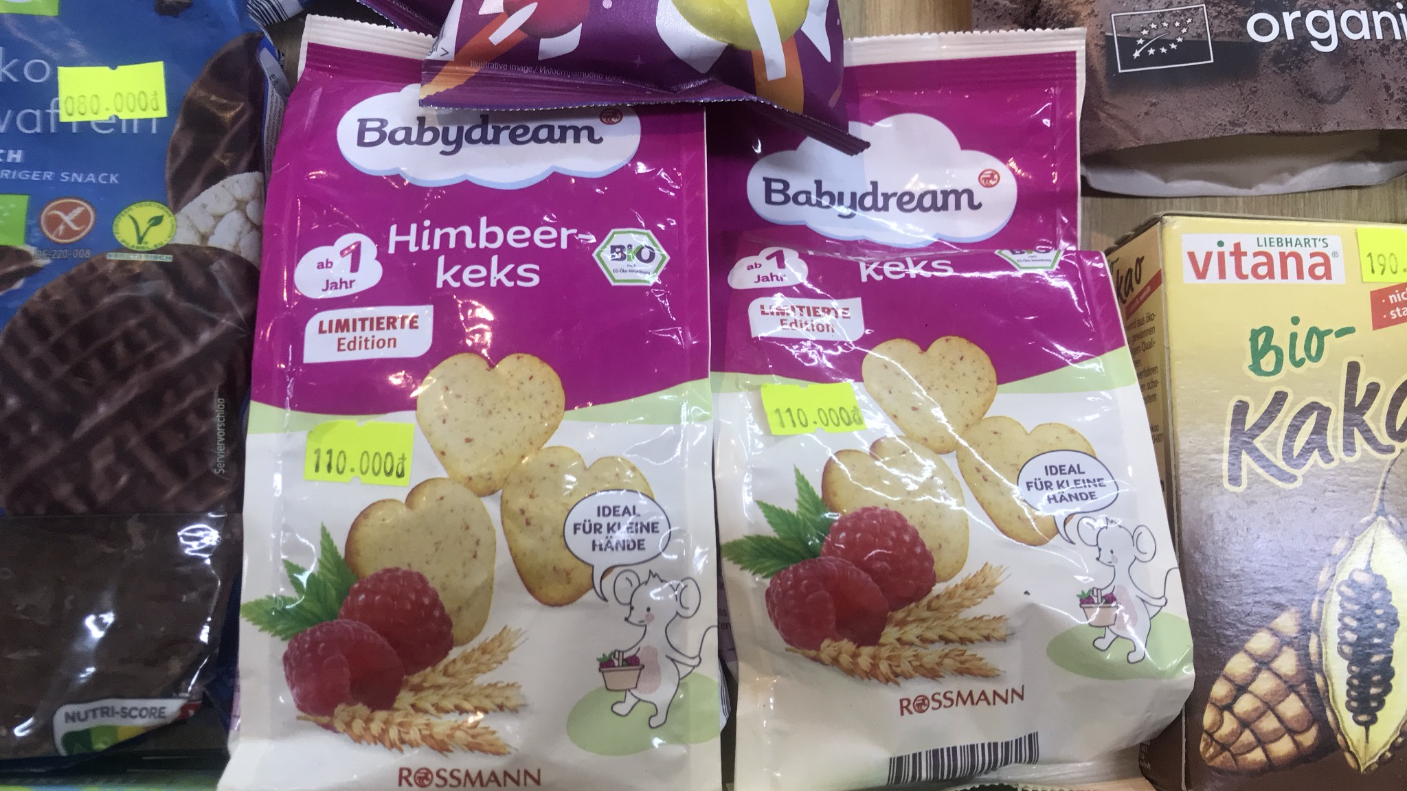 Bánh quy ăn dặm yến mach mâm xôi hữu cơ Babydream 125g