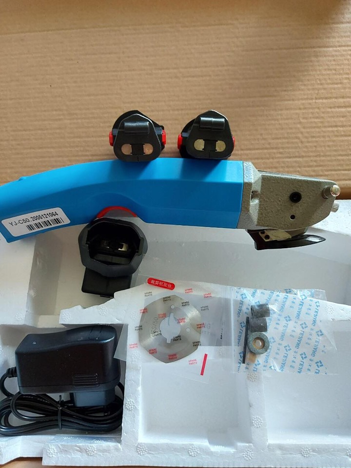 Máy cắt vải đa năng dùng pin đĩa dao 50 > máy cắt đĩa cầm tay mini chạy pin lejiang yj c50