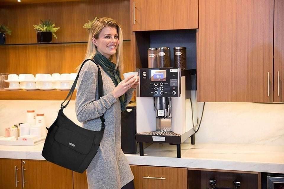 Thanh lý túi đeo baggallini everywhere chống nước