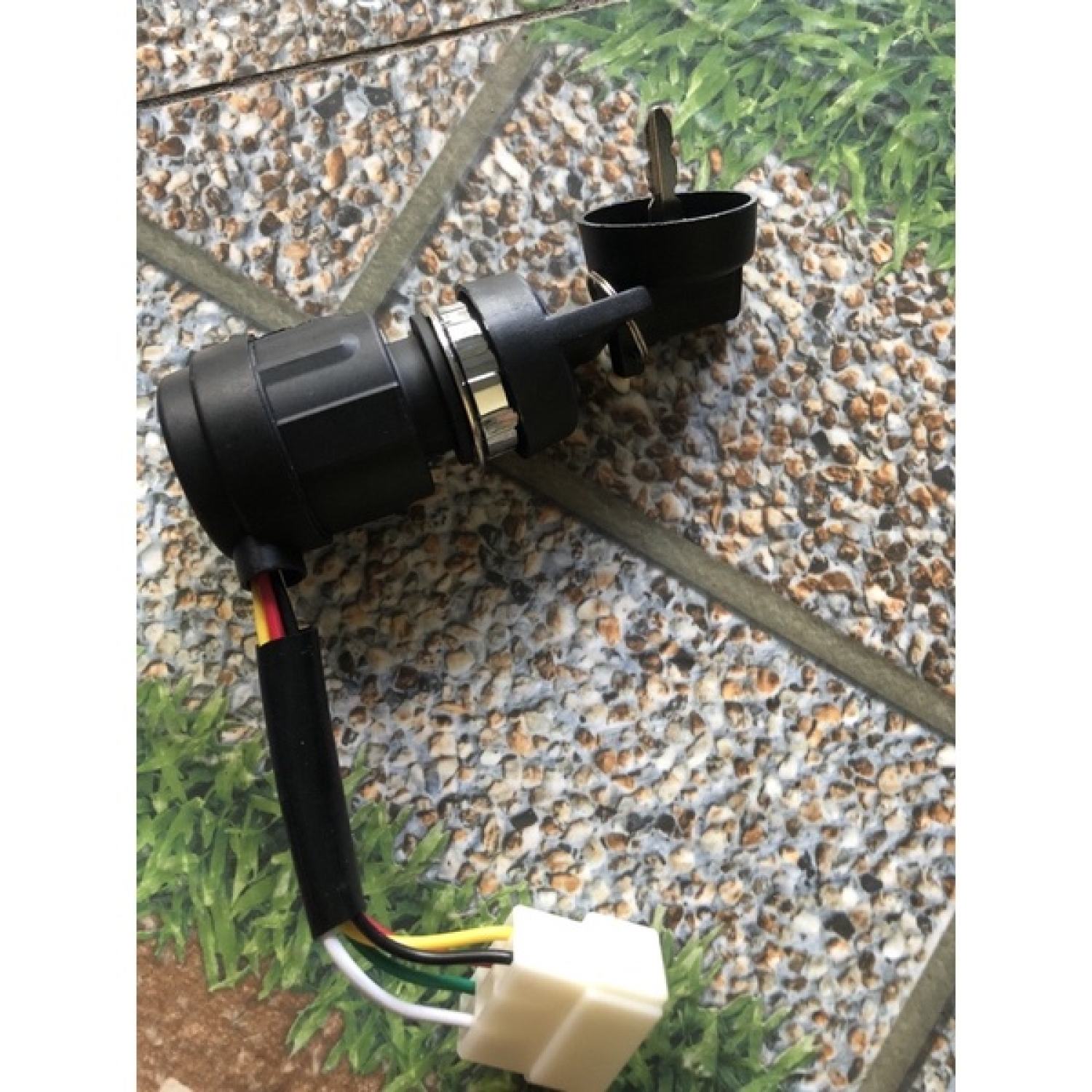 khoá đề máy phát điện 5kw